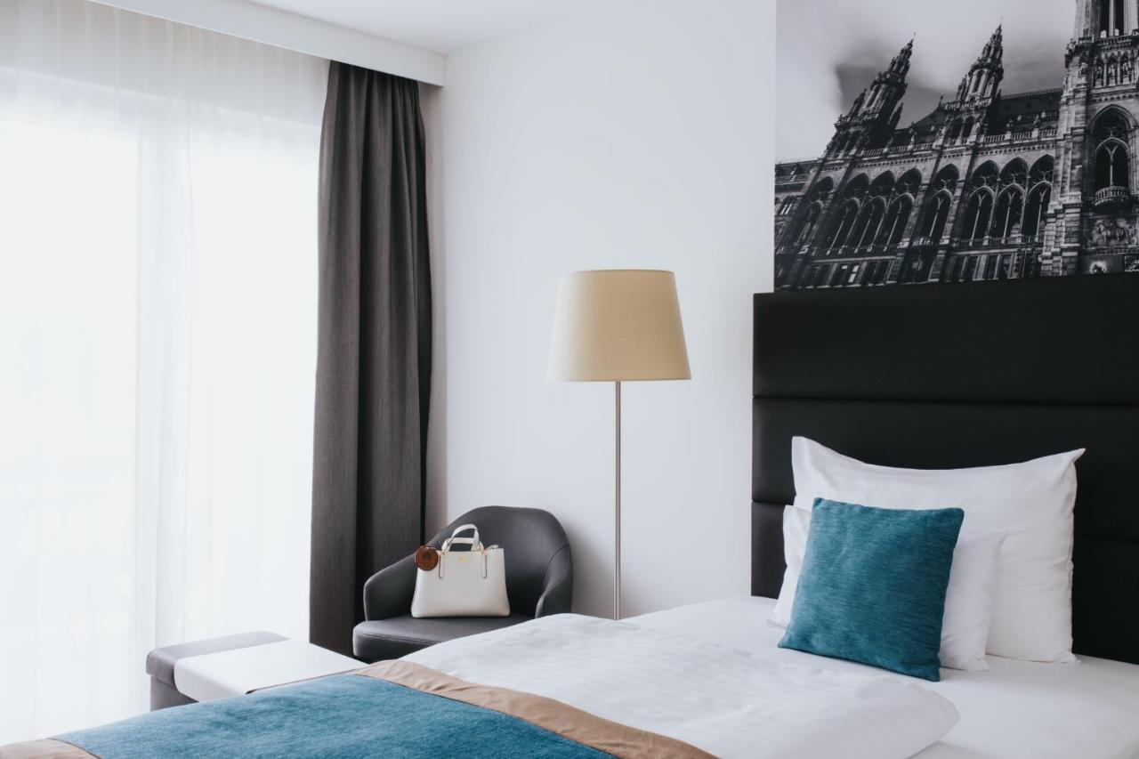 Parks 73 The Townhouse Hotel Wina Bagian luar foto