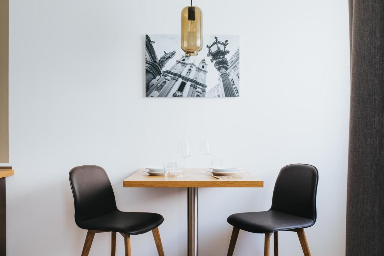 Parks 73 The Townhouse Hotel Wina Bagian luar foto