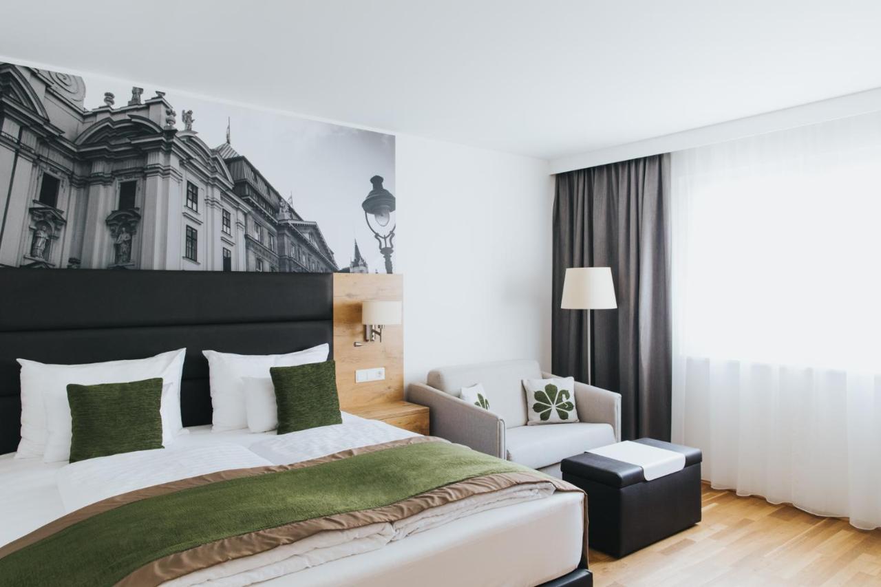 Parks 73 The Townhouse Hotel Wina Bagian luar foto