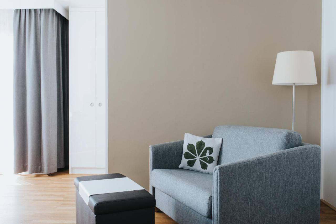 Parks 73 The Townhouse Hotel Wina Bagian luar foto