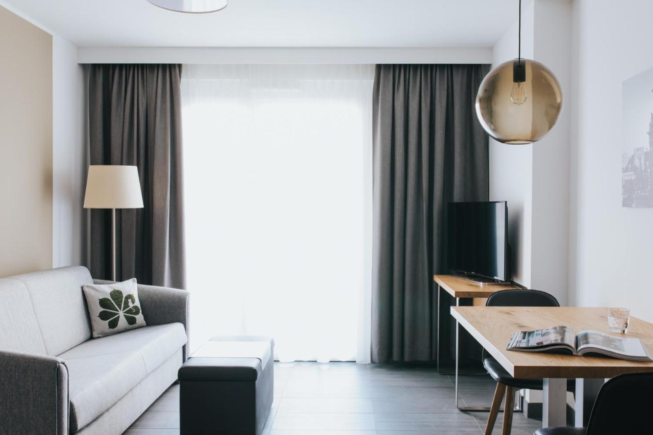 Parks 73 The Townhouse Hotel Wina Bagian luar foto