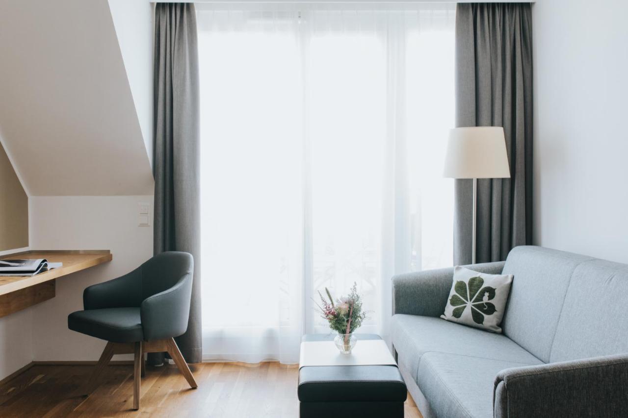 Parks 73 The Townhouse Hotel Wina Bagian luar foto