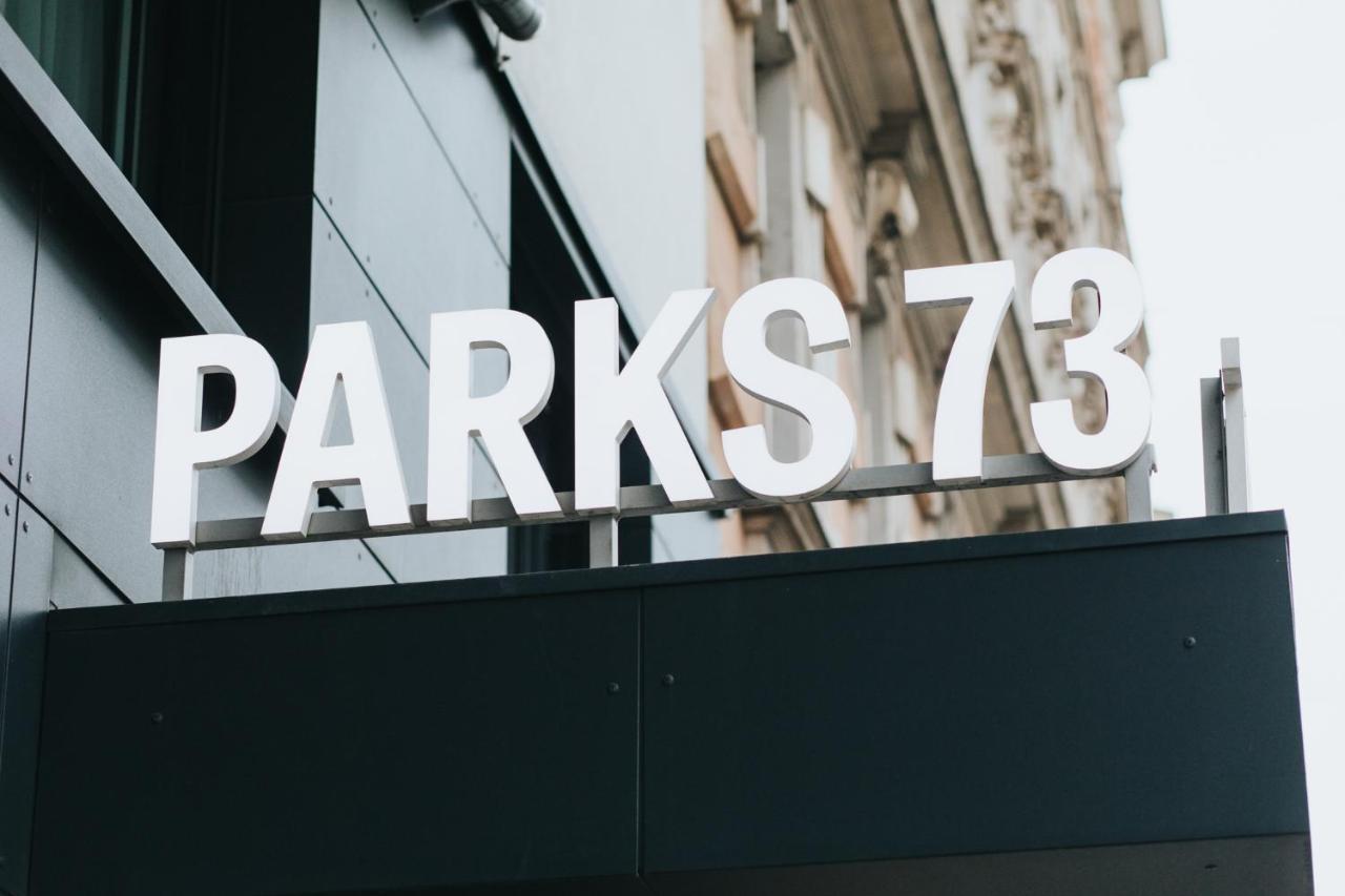 Parks 73 The Townhouse Hotel Wina Bagian luar foto