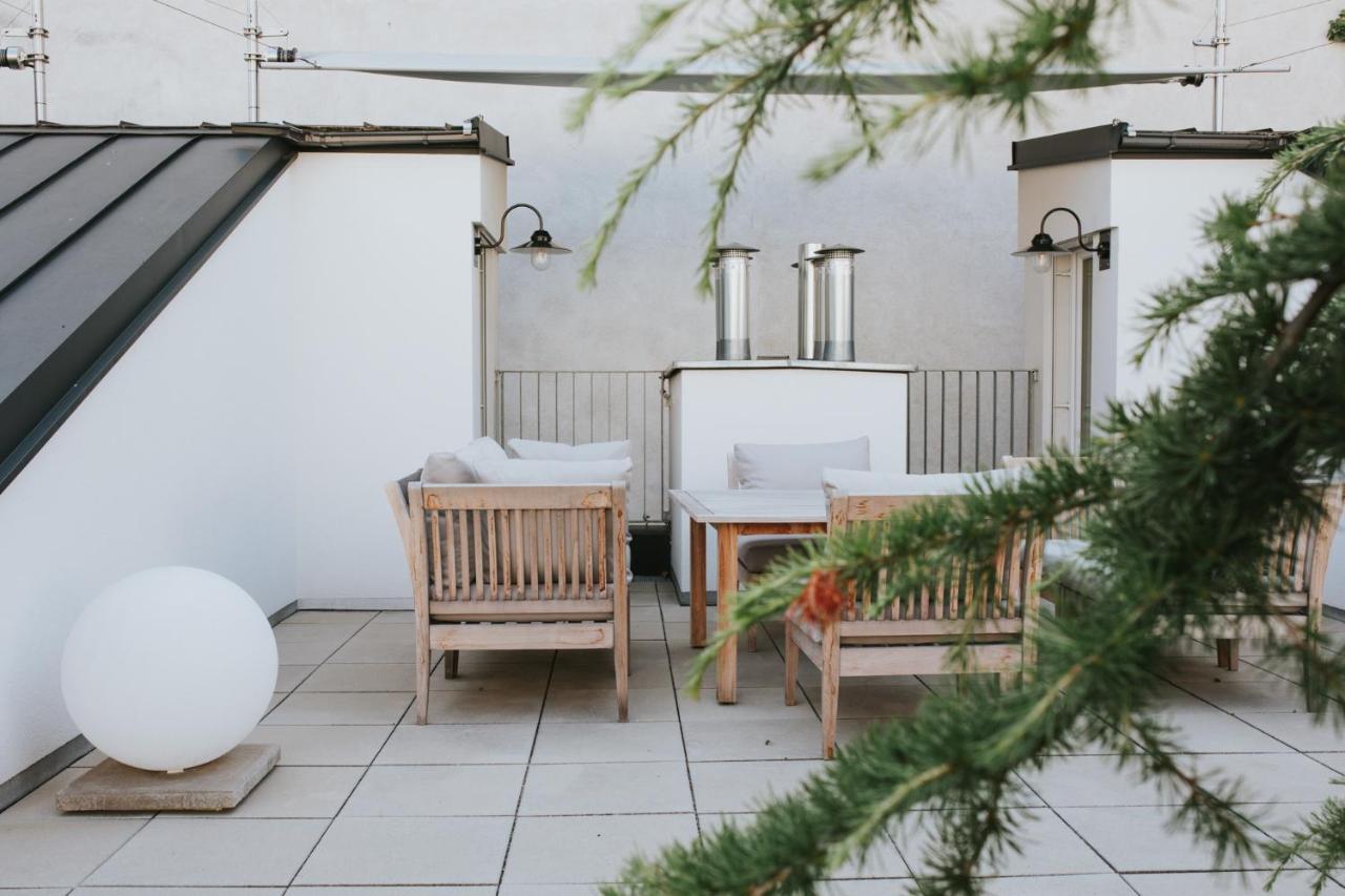 Parks 73 The Townhouse Hotel Wina Bagian luar foto